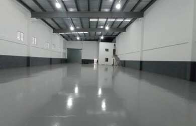 Imagem: O depósito possui 4 Vagas na garagem, 800m² de Área, Imóvel