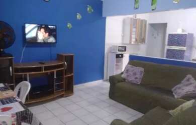 Imagem: A casa possui 3 Dormitórios, 1 Banheiro, 1 Vaga na garagem