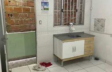 Imagem: A casa possui 1 Dormitório, 1 Banheiro e está localizado