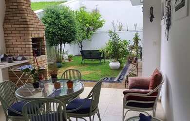 Imagem: A casa em condomínio possui 3 Dormitórios, 5 Banheiros, 4