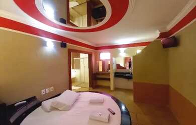 Imagem: O depósito possui 5 Vagas na garagem, 925m² de Área e está