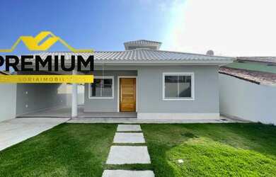 Imagem: A casa possui 2 Dormitórios, 2 Banheiros, 4 Vagas na garagem