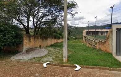 Imagem: O terreno possui 440m² de Área e está localizado em Villa