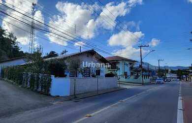 Imagem: A casa possui 5 Dormitórios, 2 Banheiros, 1 Vaga na garagem