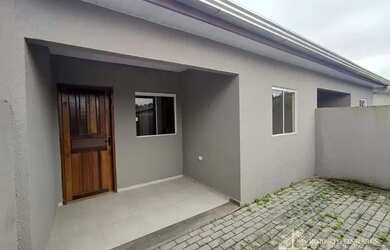 Imagem: A casa possui 2 Dormitórios, 1 Banheiro, 1 Vaga na garagem