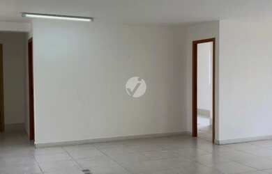 Imagem: O depósito possui 3 Vagas na garagem e 110m² de Área e está