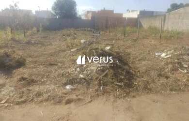 Imagem: O terreno possui 400m² de Área e está localizado em Jardim