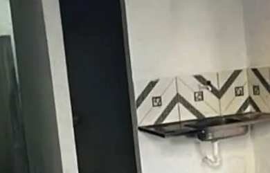 Imagem: A casa possui 1 Dormitório, 1 Banheiro, 1 Vaga na garagem