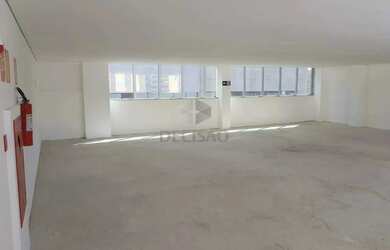 Imagem: O depósito possui 289m² de Área e está localizado em Lourdes