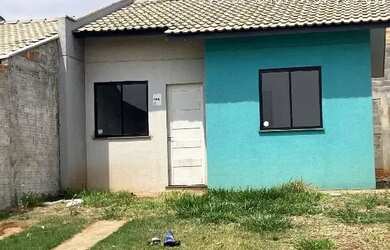 Imagem: A casa possui 2 Dormitórios, 1 Banheiro, 1 Vaga na garagem