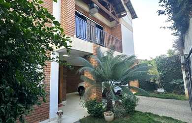 Imagem: A casa em condomínio possui 3 Dormitórios, 3 Banheiros, 2