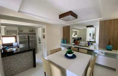 Imagem 5: Laise mostra Dúplex 4 suítes BARRAMARES