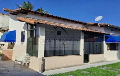 Imagem: A casa possui 2 Dormitórios, 2 Banheiros, 3 Vagas na garagem