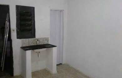 Imagem: A casa possui 1 Dormitório, 1 Banheiro, 14m² de Área e está