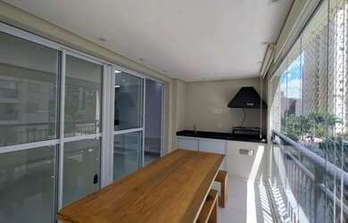 Imagem: O apartamento possui 3 Dormitórios, 2 Banheiros, 2 Vagas na