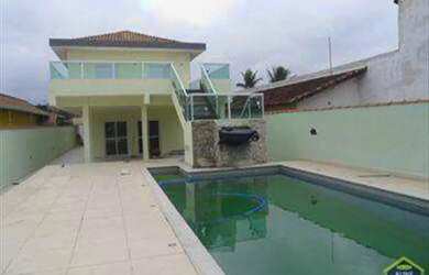 Imagem: A casa possui 5 Dormitórios, 3 Banheiros, 5 Vagas na garagem