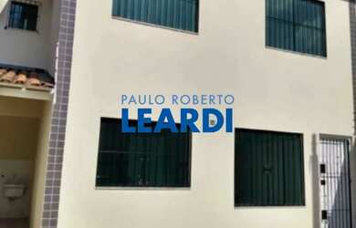 Imagem: A casa possui 2 Dormitórios, 2 Banheiros, 3 Vagas na garagem