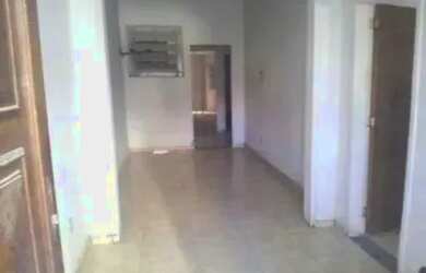 Imagem: A casa possui 3 Dormitórios, 2 Banheiros, 1 Vaga na garagem