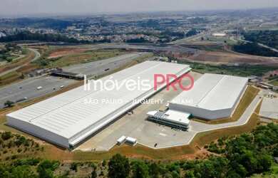 Imagem: O depósito possui 5 Vagas na garagem e 11709m² de Área e