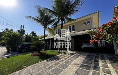 Imagem: A casa em condomínio possui 4 Dormitórios, 5 Banheiros, 4