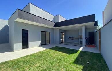 Imagem: A casa em condomínio possui 3 Dormitórios, 4 Banheiros, 4