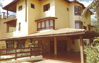 Imagem: A casa em condomínio possui 5 Dormitórios, 5 Banheiros, 5