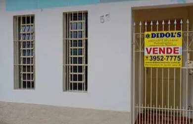 Imagem: A casa possui 2 Dormitórios, 2 Banheiros, 80m² de Área e