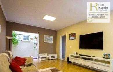 Imagem: A casa possui 3 Dormitórios, 3 Banheiros, 5 Vagas na garagem