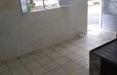 Imagem: A casa possui 1 Dormitório, 1 Banheiro e está localizado em