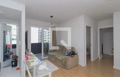 Imagem: O apartamento possui 2 Dormitórios, 1 Banheiro, 1 Vaga na garagem