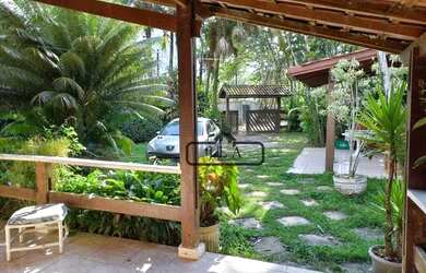 Imagem: A casa possui 3 Dormitórios, 1 Banheiro, 2 Vagas na garagem