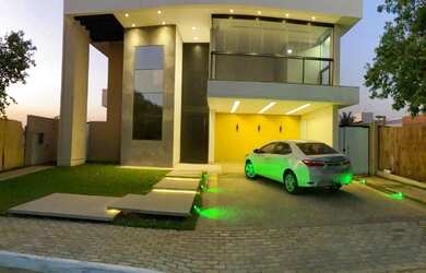 Imagem: A casa em condomínio possui 4 Dormitórios, 5 Banheiros, 3