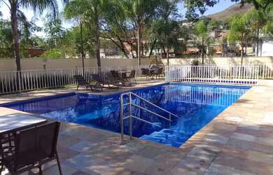 Imagem: O apartamento possui 3 Dormitórios, 1 Banheiro, 1 Vaga na garagem