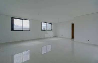 Imagem: O apartamento possui 3 Dormitórios, 1 Banheiro, 3 Vagas na