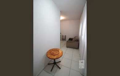 Imagem: A casa possui 3 Dormitórios, 2 Banheiros, 1 Vaga na garagem