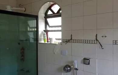 Imagem: A casa possui 3 Dormitórios, 3 Banheiros, 3 Vagas na garagem