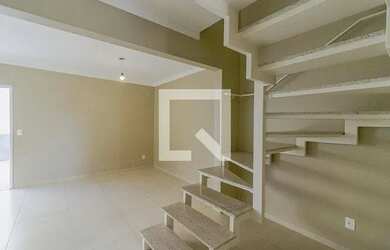 Imagem: A casa em condomínio possui 3 Dormitórios, 2 Banheiros, 2