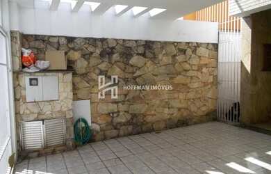 Imagem: A casa possui 4 Dormitórios, 2 Banheiros, 2 Vagas na garagem