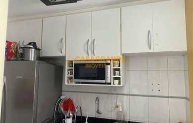 Imagem: O apartamento possui 2 Dormitórios, 1 Banheiro, 2 Vagas na