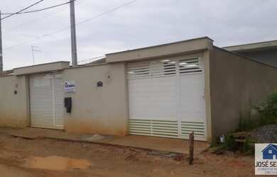 Imagem: A casa possui 2 Dormitórios, 2 Banheiros, 360m² de Área e