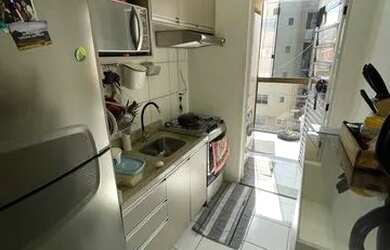 Imagem: O apartamento possui 2 Dormitórios, 1 Banheiro, 1 Vaga na garagem