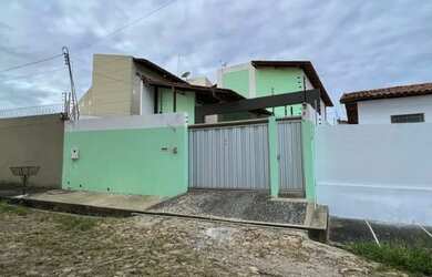 Imagem: A casa possui 5 Dormitórios, 4 Banheiros, 3 Vagas na garagem