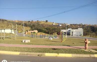 Imagem 3: Lote/Terreno para venda possui 140 metros quadrados