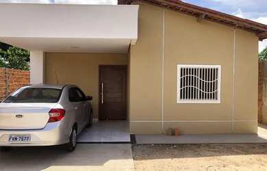 Imagem: A casa possui 2 Dormitórios, 1 Banheiro, 1 Vaga na garagem