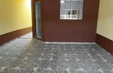 Imagem: A casa possui 2 Dormitórios, 1 Banheiro, 2 Vagas na garagem