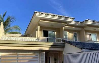 Imagem: A casa em condomínio possui 3 Dormitórios, 5 Banheiros, 2