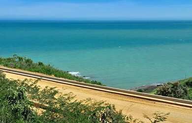 Imagem 14: Terrenos à beira-mar em Iriri - ES