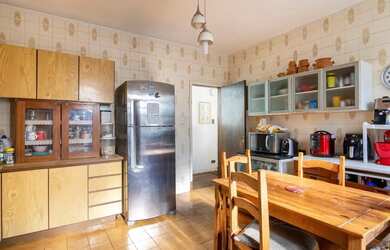 Imagem 13: Imóvel para venda possui 390 metros quadrados com 4 quartos em Seminário...