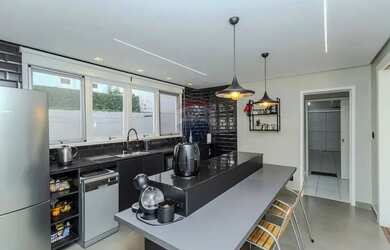 Imagem 14: Luxo e Conforto: Mansão em Condomínio em Santa Maria