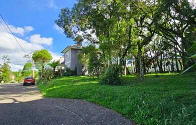 Imagem: O terreno possui 424m² de Área e está localizado em Canela